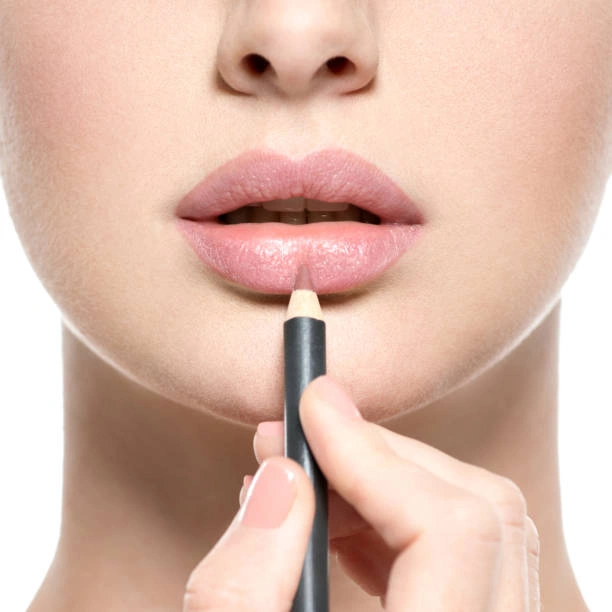 Maquillage permanent lèvres By Guillaume avant après